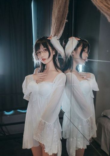 美女香蕉人体艺a毛片_BD高清视频观看