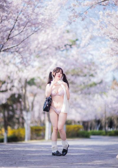欧美瑜伽图片素材_4K动漫在线观看