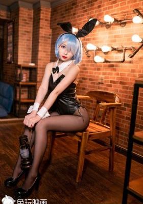 欧美模特丁字裤t台秀视频_在线播放-手机电影免费播放