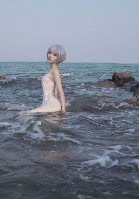 青青伊人_4K高清在线观看